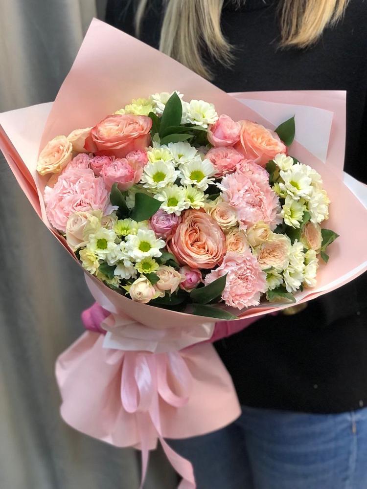 Букет цветов из: Гвоздики, Розы и Хризантемы в Новичихе