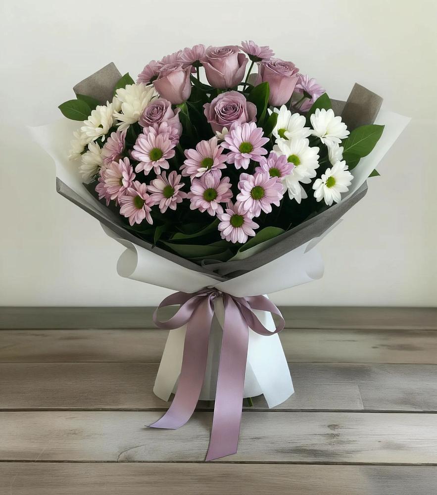 Букет цветов из: Хризантемы и Розы в Новичихе