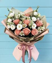 Букет цветов из:  Розы, Альстромерии и Лизиантусы в Новичихе