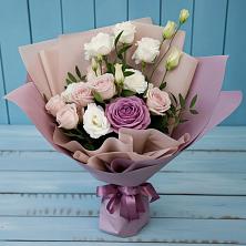 Букет цветов из:  Розы и Лизиантусы в Новичихе