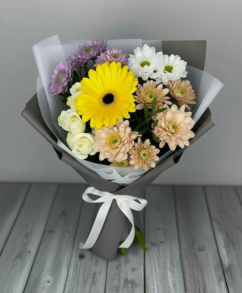 Букет цветов из: Розы, Герберы и Хризантемы в Новичихе