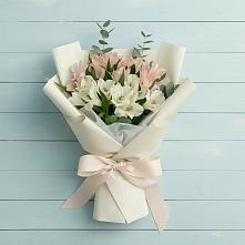 Букет цветов из:  Альстромерии в Новичихе