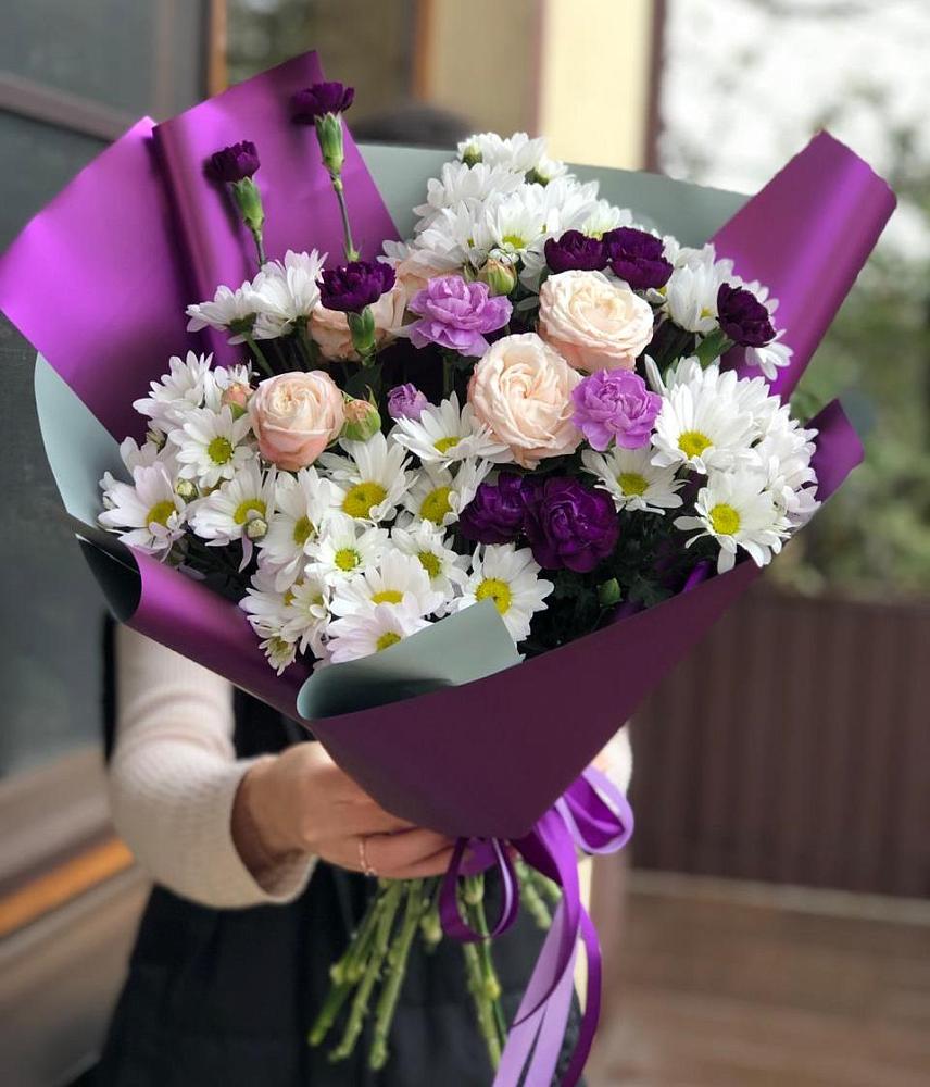 Букет цветов из: Хризантемы, Гвоздики и Розы в Новичихе