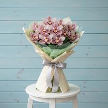 Букет цветов из:  Орхидеи и Розы в Новичихе