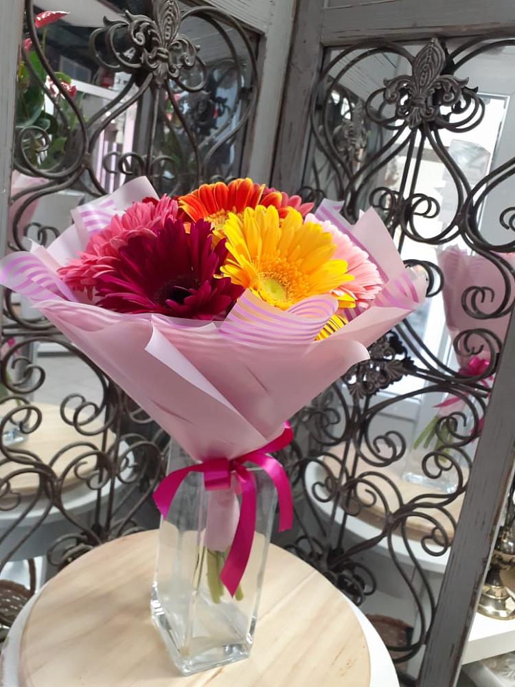 Букет цветов из: Герберы в Новичихе