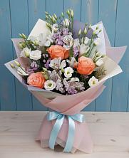 Букет цветов из:  Лизиантусы, Розы, Альстромерии и Гипсофила в Новичихе