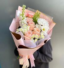 Букет цветов из:  Хризантемы и Розы в Новичихе