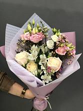 Букет цветов из:  Альстромерии, Розы и Лизиантусы #REPLACE_PRED# Новичихе