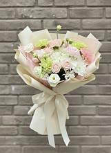 Букет цветов из:  Гвоздики, Розы, Лизиантусы и Хризантемы в Новичихе