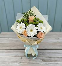 Букет цветов из:  Герберы, Розы и Хризантемы в Новичихе