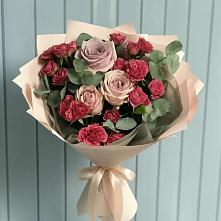 Букет цветов из:  Гвоздики и Розы в Новичихе