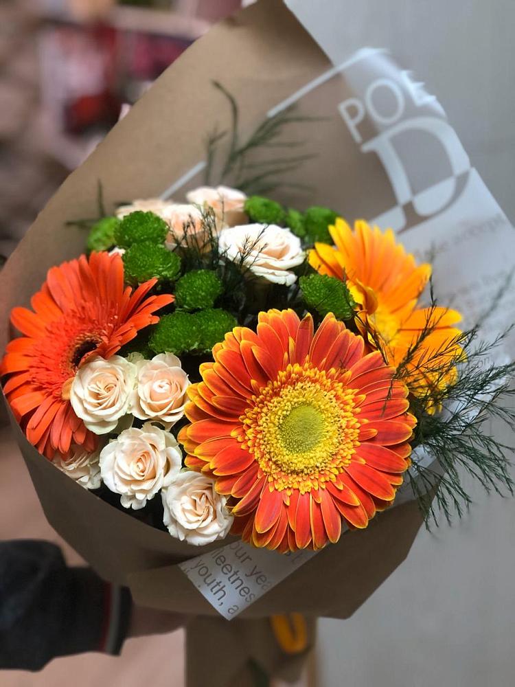 Букет цветов из: Герберы, Хризантемы и Розы в Новичихе
