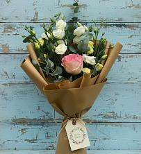 Букет цветов из:  Розы и Лизиантусы в Новичихе