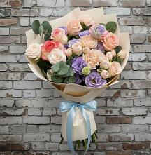 Букет цветов из:  Розы, Лизиантусы и Гвоздики в Новичихе